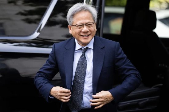黄仁勋：华为是英伟达在AI芯片领域的强大竞争对手
