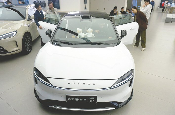 从“AEB”到无人代客泊车 汽车业掀新一轮智驾比拼